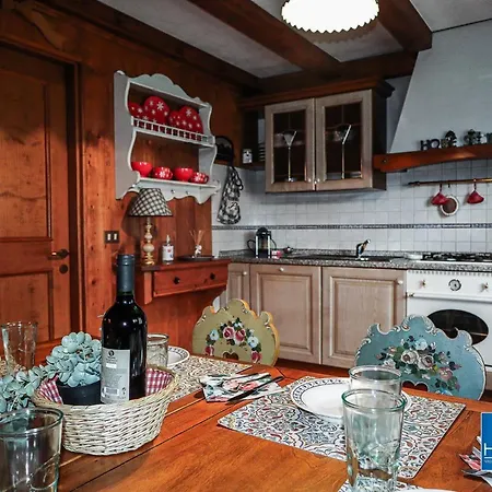Dolomites Stunning View & Garden Apartament *