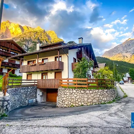 Dolomites Stunning View & Garden Apartament San Vito di Cadore