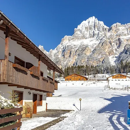 Dolomites Stunning View & Garden Apartament San Vito di Cadore