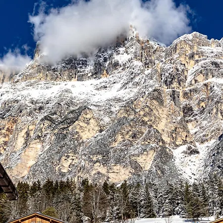 Apartament Dolomites Stunning View & Garden